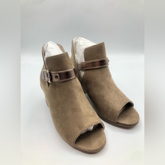 GIRLS' KENNETH COLE LITTLE KID & BIG KID LAYLA LOGO HEELED BOOTIES size 12 - Picture 3 of 8